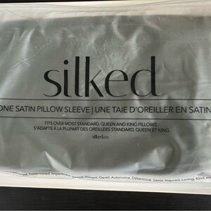 Silked Satin Pillow Sleeve